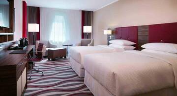 Фото номера Стандартный номер  Гостиница Four Points by Sheraton Калуга г. Калуга 4