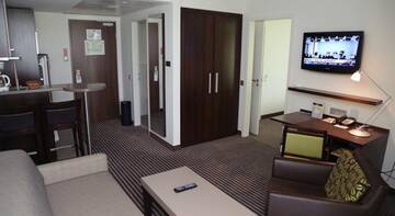 Фото номера Апартаменты с 2 спальнями Гостиница Ambassador Hotel &amp; Suites Kaluga г. Калуга 4