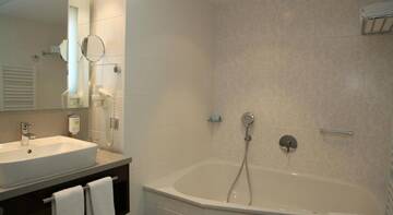 Фото номера Президентский люкс Гостиница Ambassador Hotel &amp; Suites Kaluga г. Калуга 6