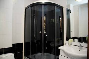 Фото номера  Стандартный двухместный номер с 1 кроватью или 2 отдельными кроватями  Гостиница Калуга-Холидей г. Калуга 6